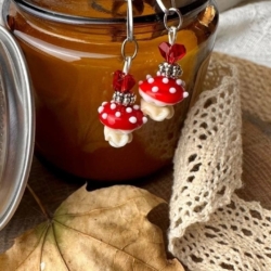 Украшения ручной работы из стекла — маленькие шедевры, которые точно привлекут внимание и подчеркнут ваш стиль!